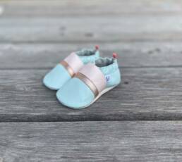 Krabbel- und Lauflernschuhe für Mädchen, hergestelt in einer Manufaktur am Tegernsee, Johanna Jirgens Schneiderhandwerk
