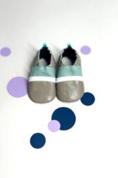 Lauflernschuhe Modell PAUMI aus Leder in oliv antik, wei&szlig; und salbeigr&uuml;n &ndash; Handarbeit aus Bayern